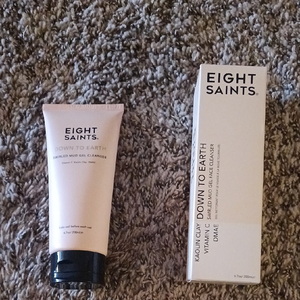 Eight Saints Down to Earth Cleanser